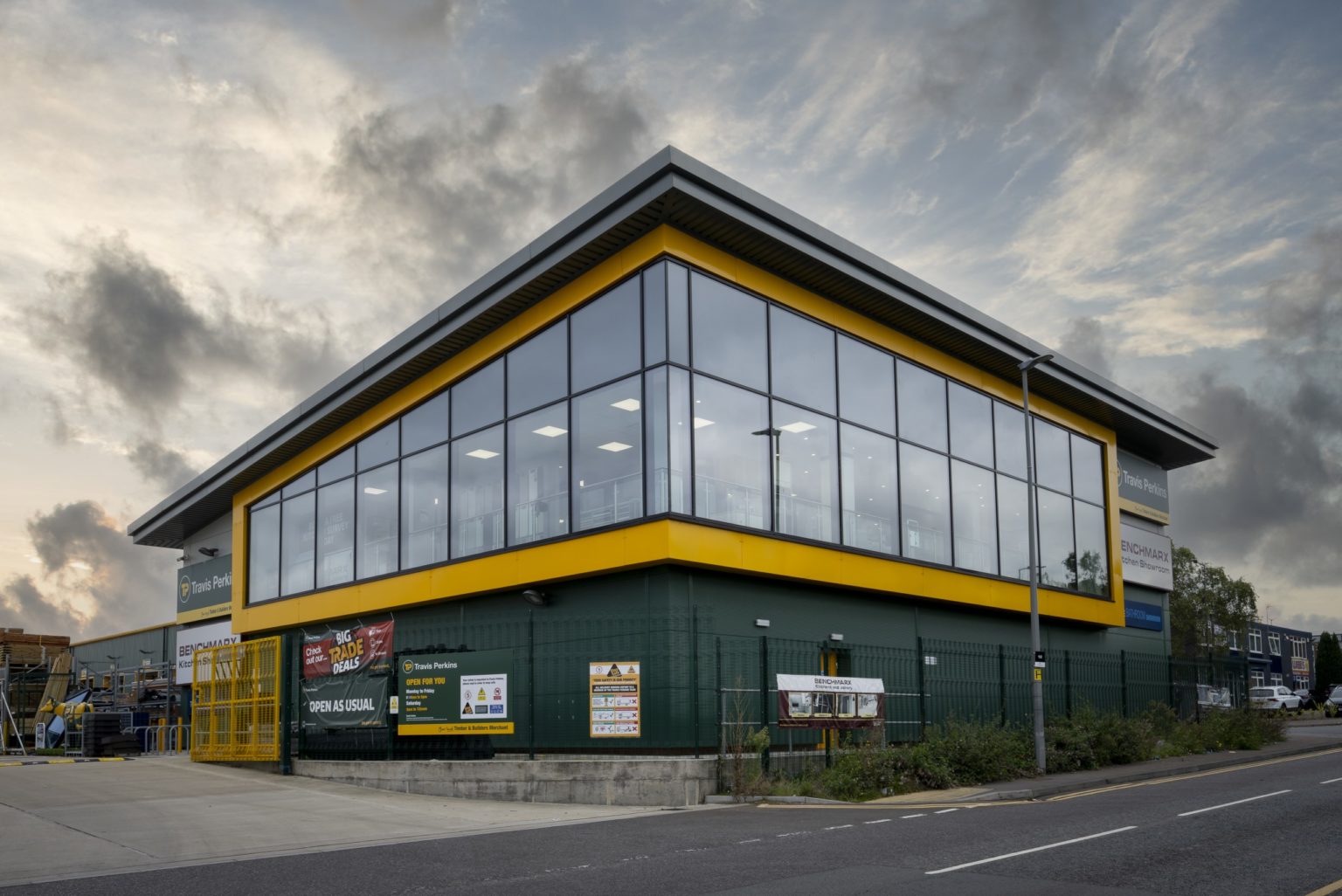 TRAVIS PERKINS BRANCH MILTON KEYNES HSSP Architects