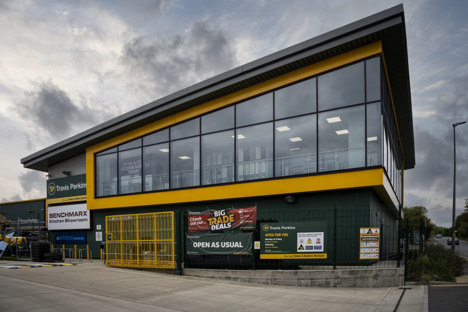 TRAVIS PERKINS BRANCH MILTON KEYNES HSSP Architects